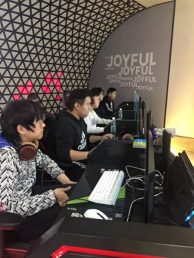 年厄齐尔 年厄齐尔